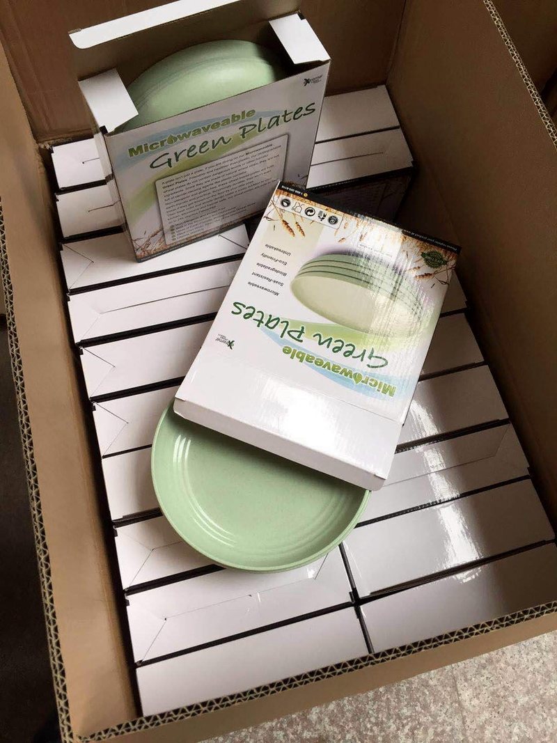 Printed retail sleeves and boxes of plates packed in a carton