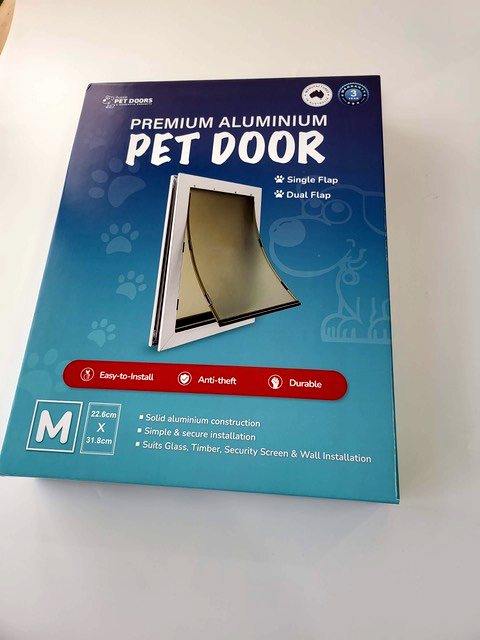 Aussie Pet Doors Premium Aluminium Pet Door retail box